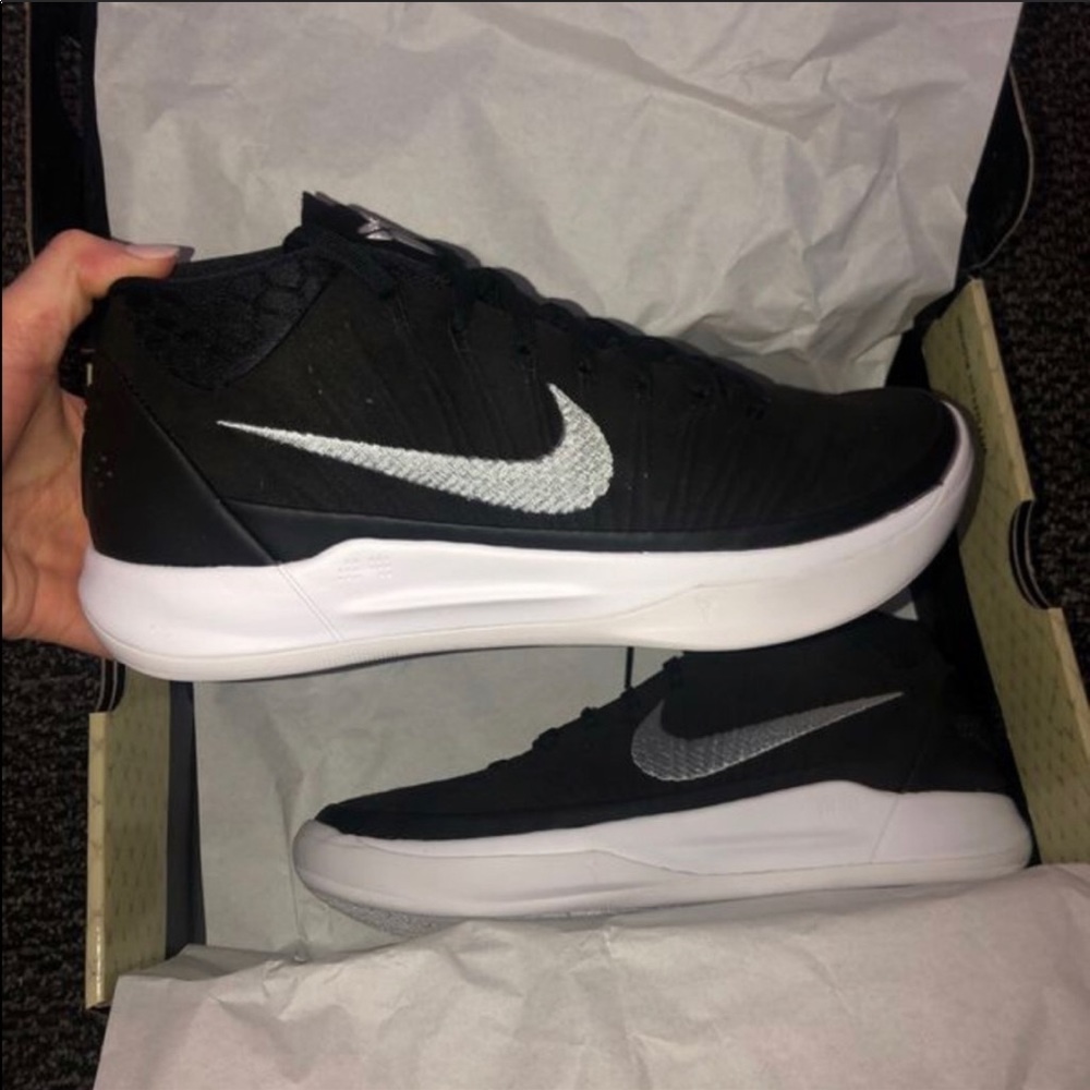 New Nike Kobe A.D. Black Mid Size 7.5